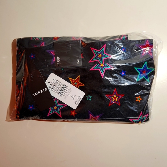 ❤️NWT VINTAGE TORRID SPARKLY STARS FULL LENGTH LIQUID LEGGING - PLUS SIZE - Picture 3 of 9